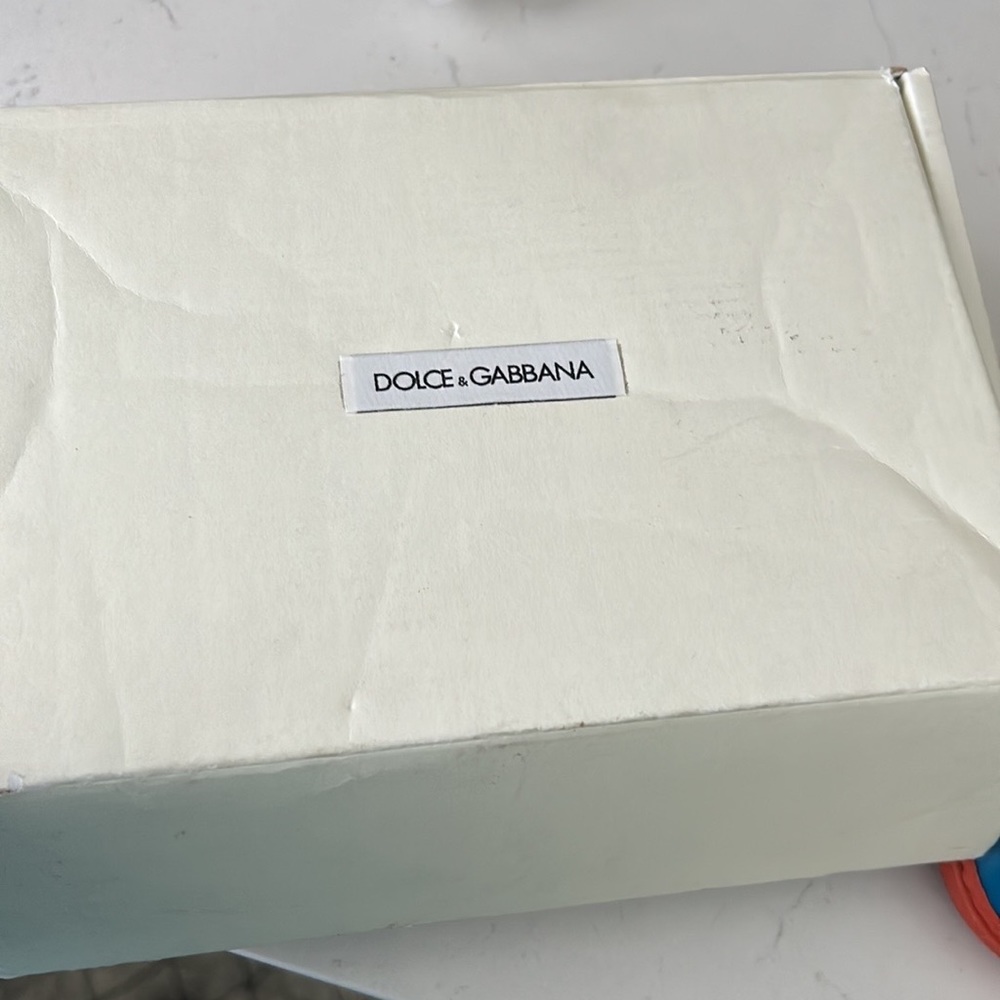 Dolce&Gabbana unisex shoe, six 24 US size 8.